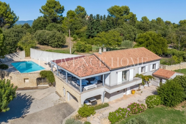 Luxury House for sale in Apt, 970 000 €, Photo 1