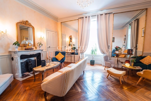 Maison de luxe à vendre à Parthenay, 668 000 €, Photo 2