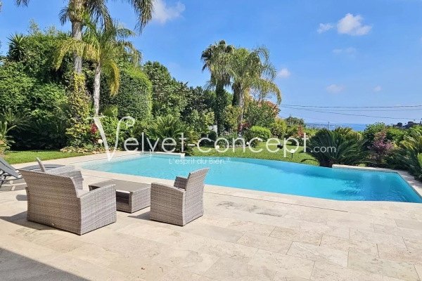 Maison de luxe à vendre à Antibes, 2 350 000 €, Photo 3