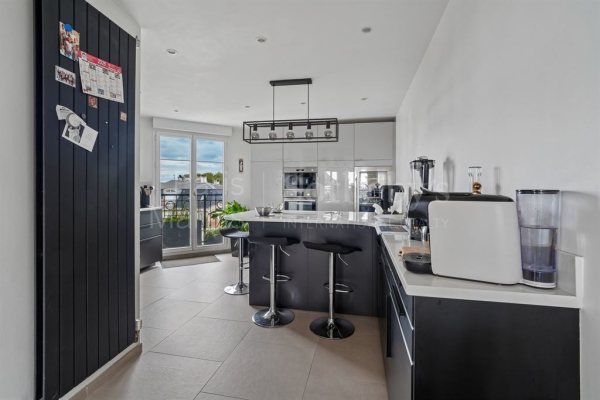 Luxury Apartment for sale in Maisons-Alfort, 1 150 000 €, Photo 4