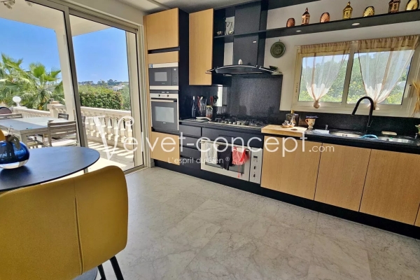 Maison de luxe à vendre à Antibes, 2 350 000 €, Photo 7