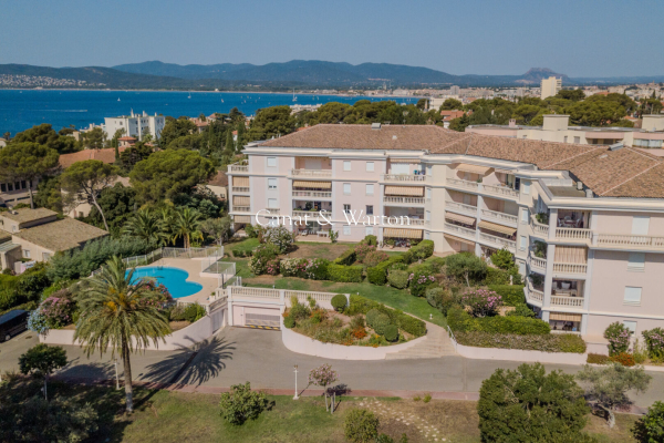 Appartement de luxe à vendre à Saint-Raphaël, 479 000 €, Photo 2