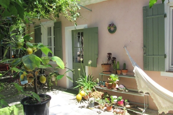 Maison de luxe à vendre à Nîmes, 400 000 €, Photo 2