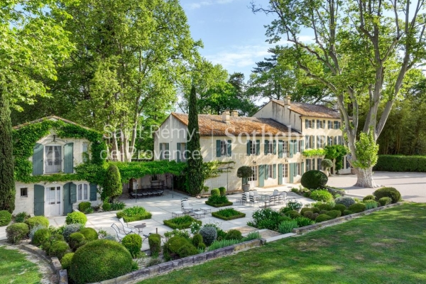 Maison de luxe à vendre à Saint-Rémy-de-Provence, 8 900 000 €, Photo 2