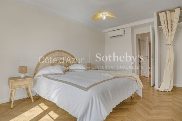Luxury Apartment for sale in Antibes, 735 000 €, Photo 5