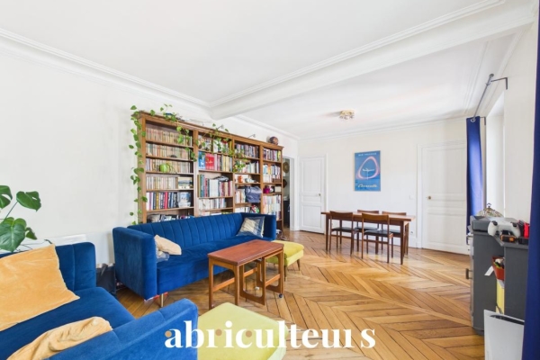 Luxury Apartment for sale in Paris 18ème, 760 000 €, Photo 3
