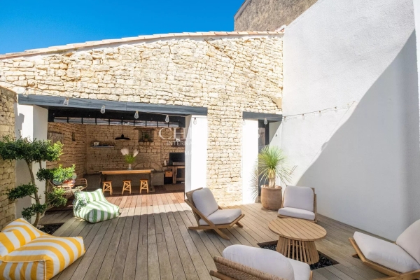 Maison de luxe à vendre à Sainte-Marie-de-Ré, 680 000 €, Photo 1