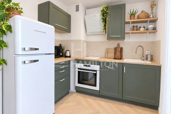 Appartement de luxe à vendre à Antibes, 245 000 €, Photo 2