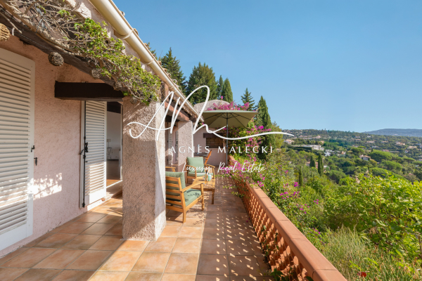 Maison de luxe à vendre à Cavalaire-sur-Mer, 1 590 000 €, Photo 3