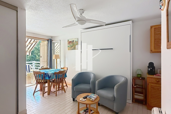 Appartement de luxe à vendre à Saint-Raphaël, 189 000 €, Photo 2