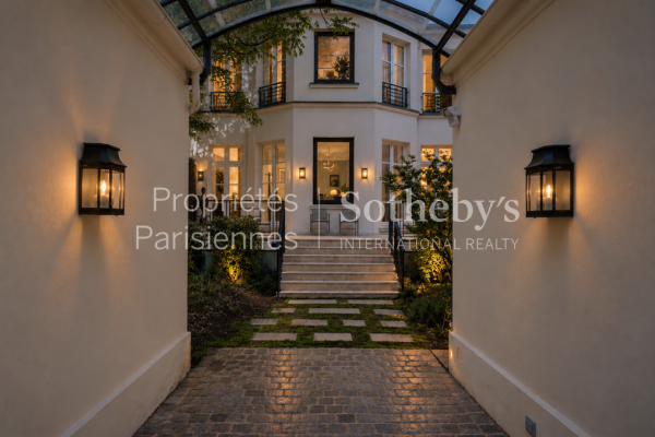 Luxury House for sale in Paris 7ème, 13 900 000 €, Photo 2