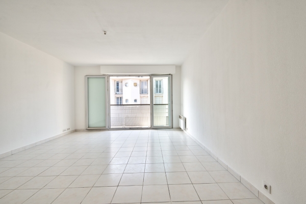 Luxury Apartment for sale in Antibes, 349 000 €, Photo 1