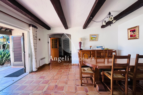 Maison de luxe à vendre à Saint-Aygulf, 785 000 €, Photo 3