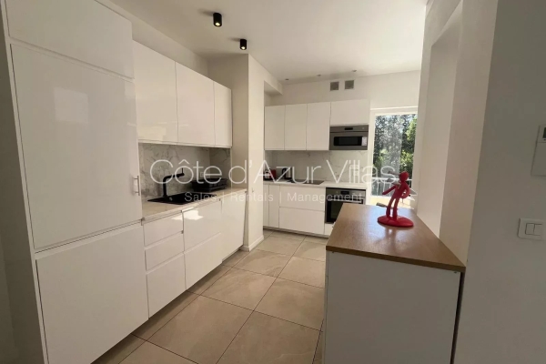 Maison de luxe à louer à Roquefort-les-Pins, 3 900 €, Photo 7