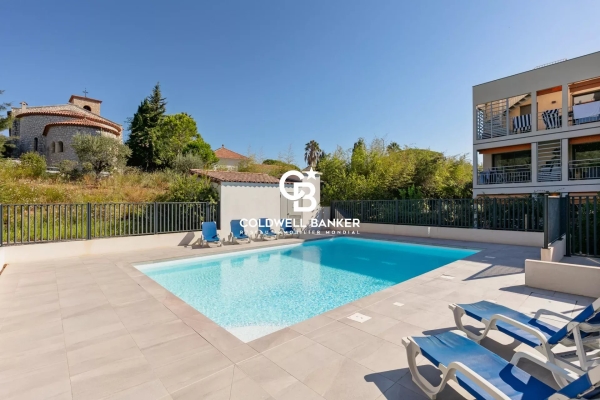 Appartement de luxe à vendre à Antibes, 850 000 €, Photo 2