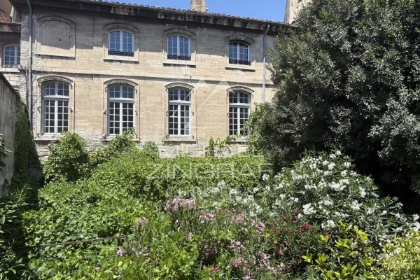 Luxury House for sale in Avignon, 1 090 000 €, Photo 1