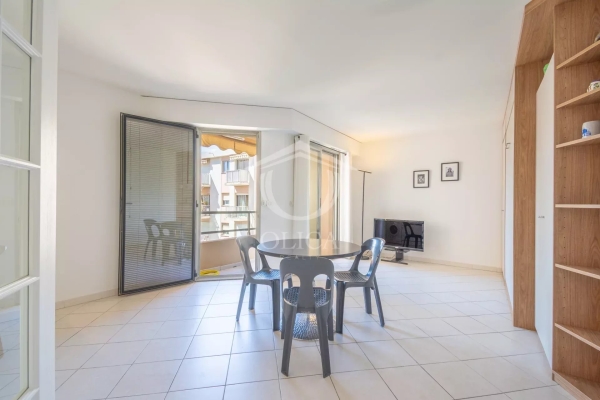 Luxury Apartment for sale in Antibes, 243 000 €, Photo 3