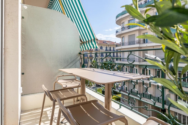 Luxury Apartment for sale in Nice, 1 100 000 €, Photo 3