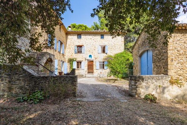 Luxury House for sale in Vaison-la-Romaine, 449 000 €, Photo 1