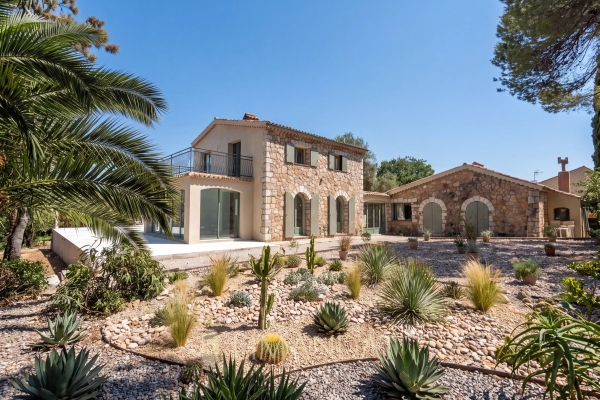Maison de luxe à vendre à Antibes, 2 300 000 €, Photo 3