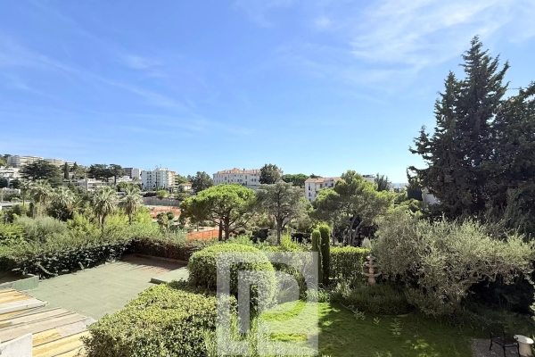 Luxury Apartment for sale in Cannes, 875 000 €, Photo 3