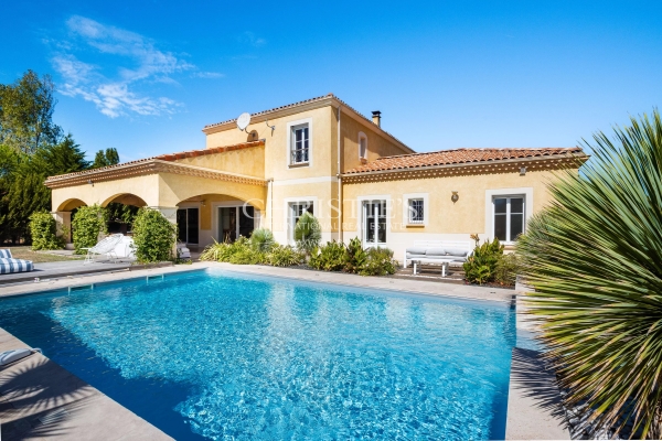 Luxury House for sale in Yvrac, 995 000 €, Photo 1