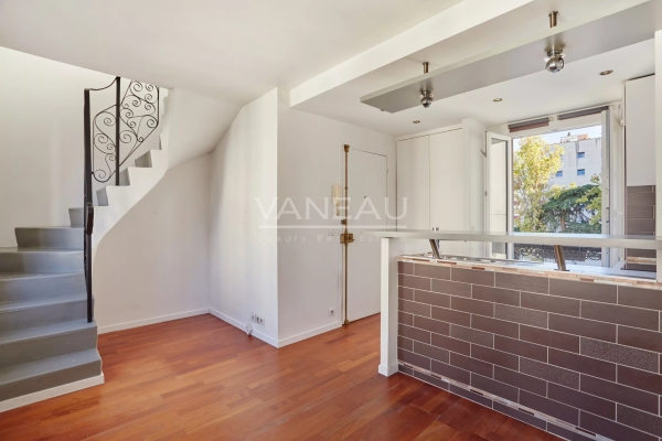 Luxury Apartment for sale in Paris 15ème, 350 000 €, Photo 1