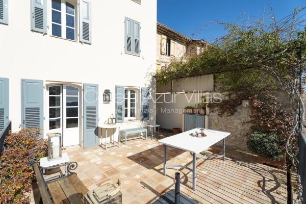 Luxury House for rental in Châteauneuf-Grasse, 8 500 €, Photo 1