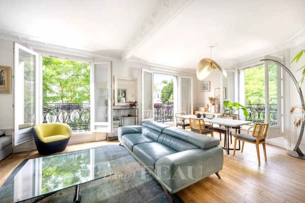 Luxury Apartment for sale in Paris 18ème, 1 700 000 €, Photo 1