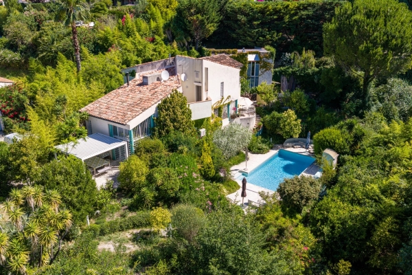 Maison de luxe à vendre à Saint-Paul-de-Vence, 1 950 000 €, Photo 1