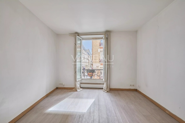 Luxury Apartment for sale in Paris 11ème, 345 000 €, Photo 1