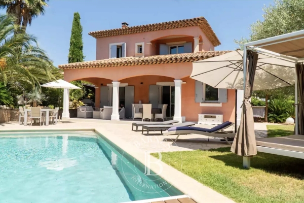 Maison de luxe à vendre à Gassin, 1 850 000 €, Photo 1