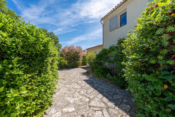 Maison de luxe à vendre à Grasse, 695 000 €, Photo 2