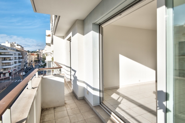 Luxury Apartment for sale in Antibes, 260 000 €, Photo 7