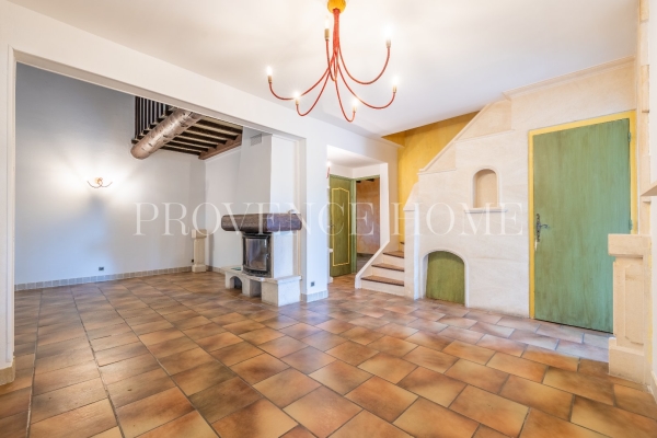 Maison de luxe à vendre à Lacoste, 465 000 €, Photo 3