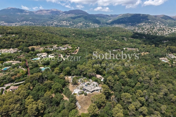 Luxury House for sale in Saint-Paul-de-Vence, 12 000 000 €, Photo 2