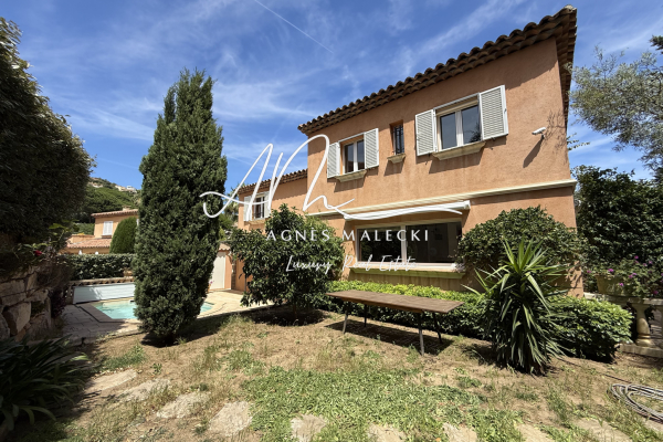 Luxury House for sale in Cavalaire-sur-Mer, 897 750 €, Photo 2