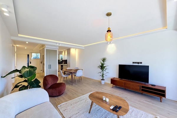 Luxury Apartment for sale in Cannes, 875 000 €, Photo 2