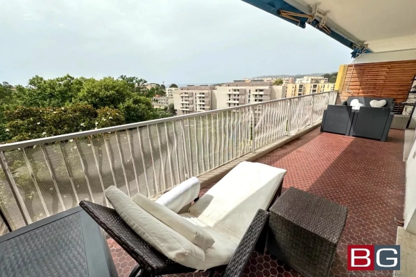 Appartement de luxe à vendre à Antibes, 352 000 €, Photo 3