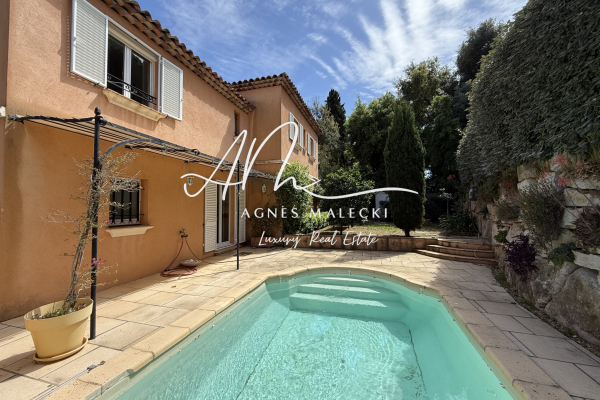 Luxury House for sale in Cavalaire-sur-Mer, 897 750 €, Photo 4