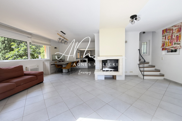 Luxury House for sale in Cavalaire-sur-Mer, 897 750 €, Photo 5
