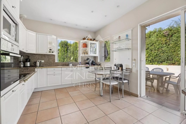 Maison de luxe à vendre à Antibes, 1 895 000 €, Photo 7