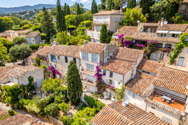 Luxury House for sale in Grimaud, 695 000 €, Photo 1