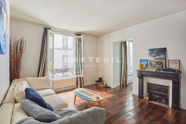 Luxury Apartment for sale in Paris 18ème, 650 000 €, Photo 1