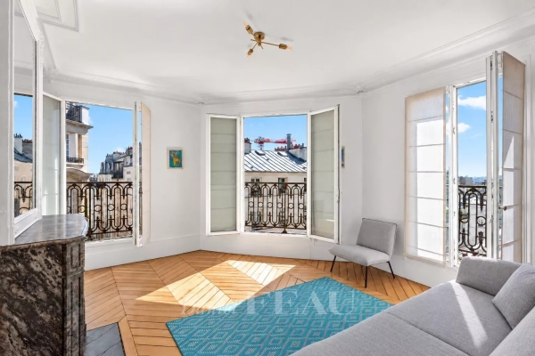 Luxury Apartment for sale in Paris 18ème, 1 090 000 €, Photo 1