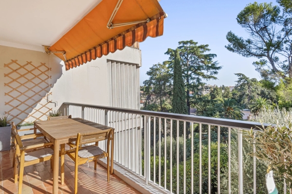 Luxury Apartment for sale in Le Cannet, 500 000 €, Photo 1