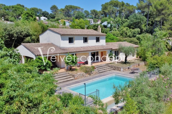 Luxury House for sale in Valbonne, 1 450 000 €, Photo 1