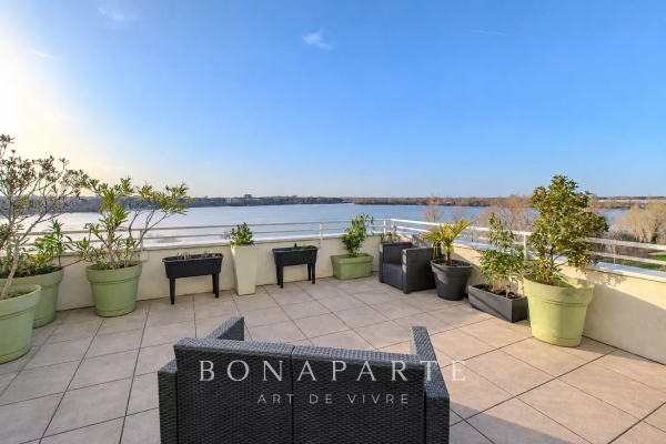 Luxury Apartment for sale in Bordeaux, 379 000 €, Photo 1