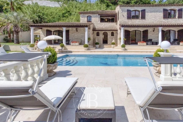 Luxury House for sale in Cagnes-sur-Mer, 2 120 000 €, Photo 1