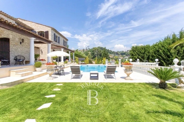 Luxury House for sale in Cagnes-sur-Mer, 2 120 000 €, Photo 2